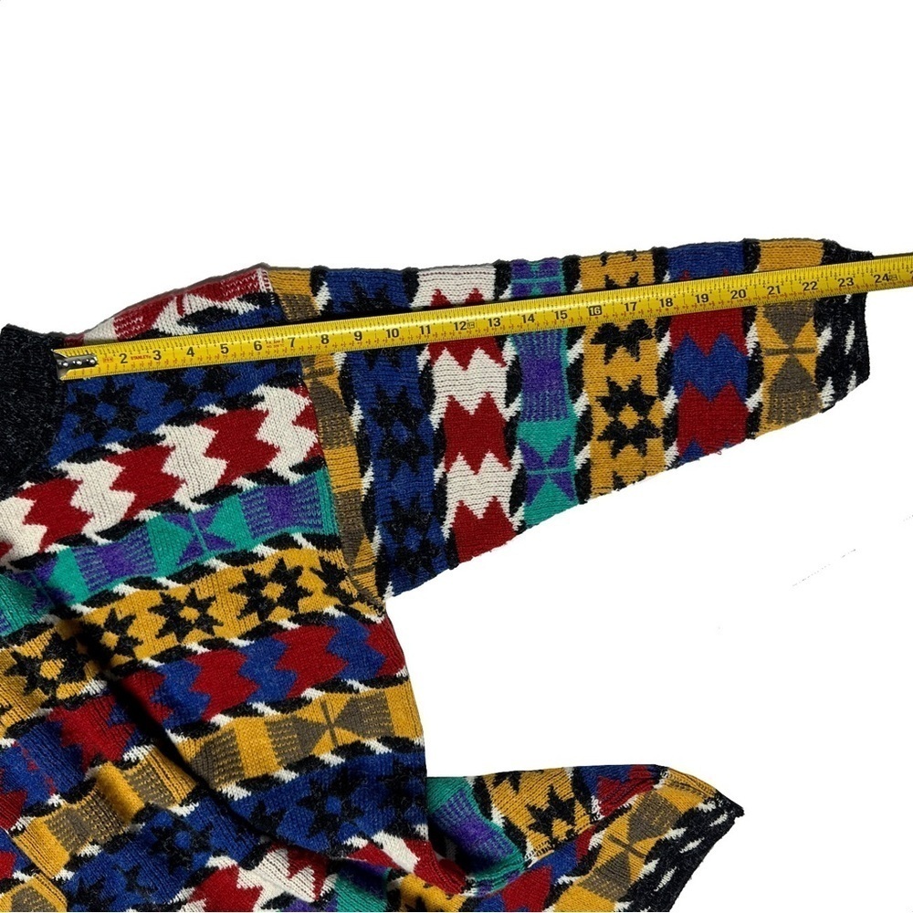 Colorful Geometric Pattern Crew Neck Sweater - Multicolor - Picture 13 of 15